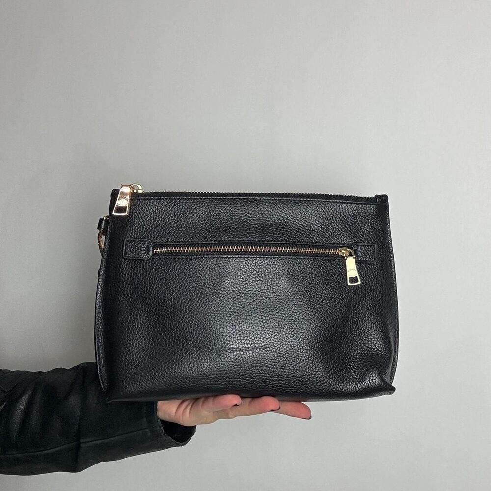 Coach black leather pouch bag with gold hardware - Picture 2 of 6